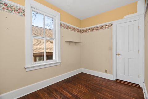 Tiny photo for 2315 Park Place, Evanston, IL 60201 (MLS # 12587027)