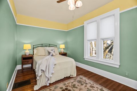 Tiny photo for 2315 Park Place, Evanston, IL 60201 (MLS # 12587027)