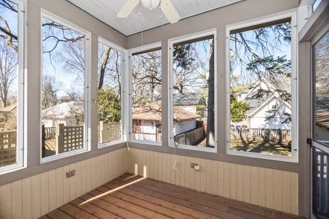 Tiny photo for 2315 Park Place, Evanston, IL 60201 (MLS # 12587027)