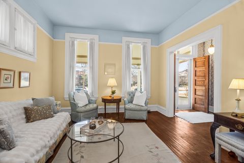 Tiny photo for 2315 Park Place, Evanston, IL 60201 (MLS # 12587027)