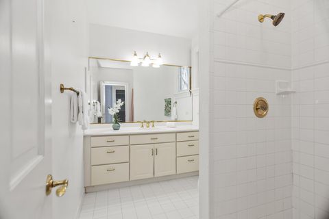 Tiny photo for 2315 Park Place, Evanston, IL 60201 (MLS # 12587027)