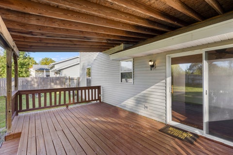 Tiny photo for 547 Logans Run, Machesney Park, IL 61115 (MLS # 12781240)