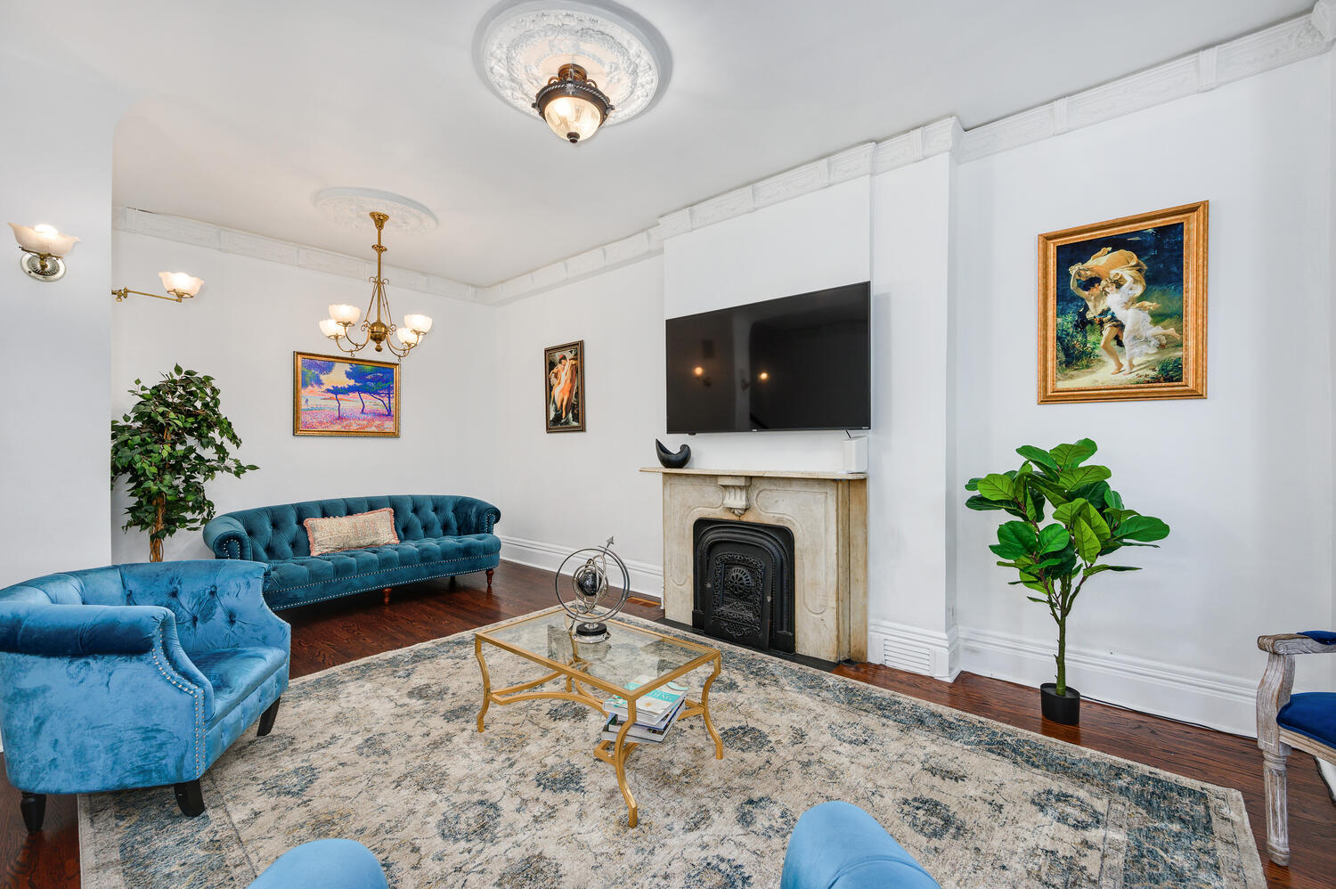 109 W Elm Street