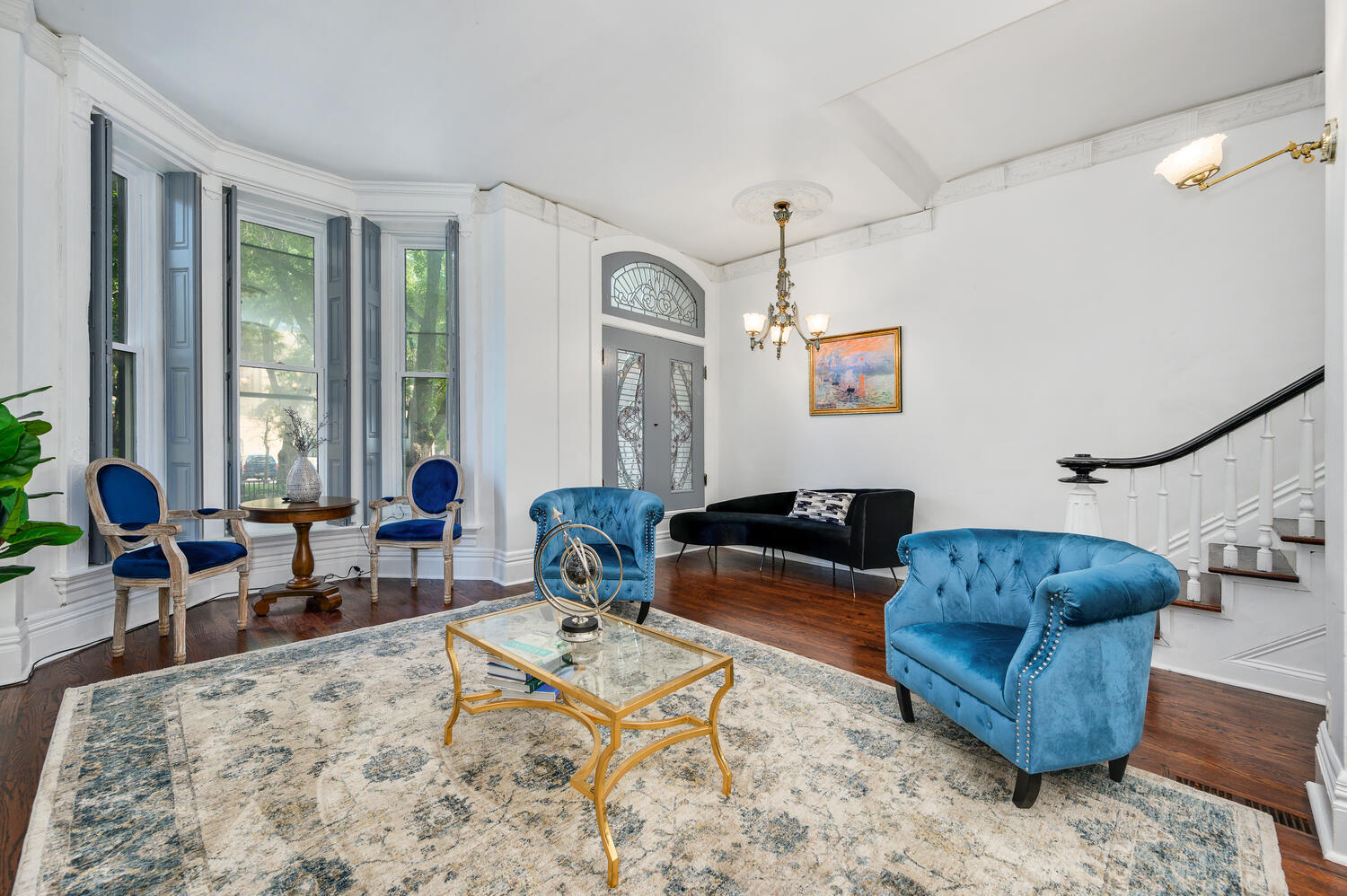 109 W Elm Street