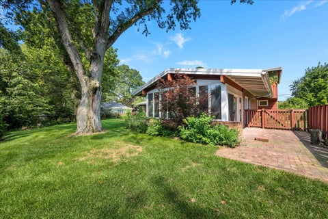 Tiny photo for 303 Central Avenue, Aurora, IL 60506 (MLS # 12795506)