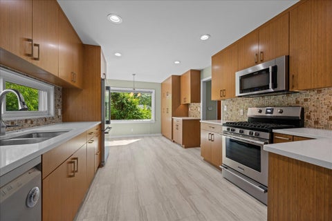 Tiny photo for 303 Central Avenue, Aurora, IL 60506 (MLS # 12795506)