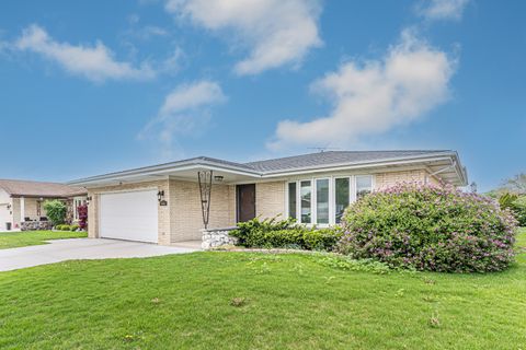 Photo of 11020 Raleigh Street, Westchester, IL 60154 (MLS # 12633936)