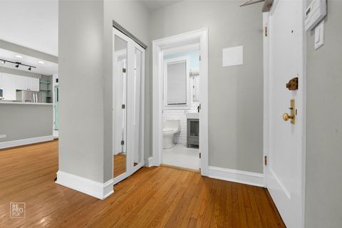 Tiny photo for 7641 N EASTLAKE Terrace #1B, Chicago, IL 60626 (MLS # 12545555)