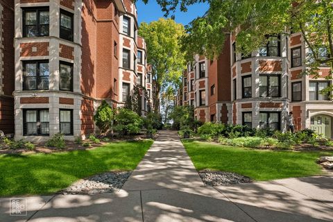 Photo of 7641 N EASTLAKE Terrace #1B, Chicago, IL 60626 (MLS # 12545555)
