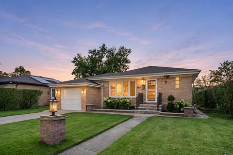 Photo of 9214 NEW ENGLAND Avenue, Morton Grove, IL 60053 (MLS # 12791781)
