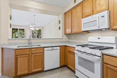 Tiny photo for 2016 Fulham Drive #2016, Naperville, IL 60564 (MLS # 12463849)