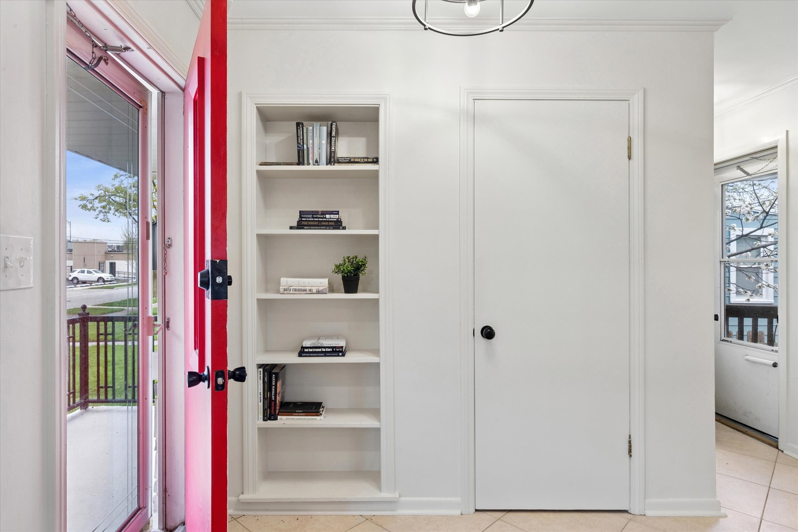 123 E Columbia Avenue