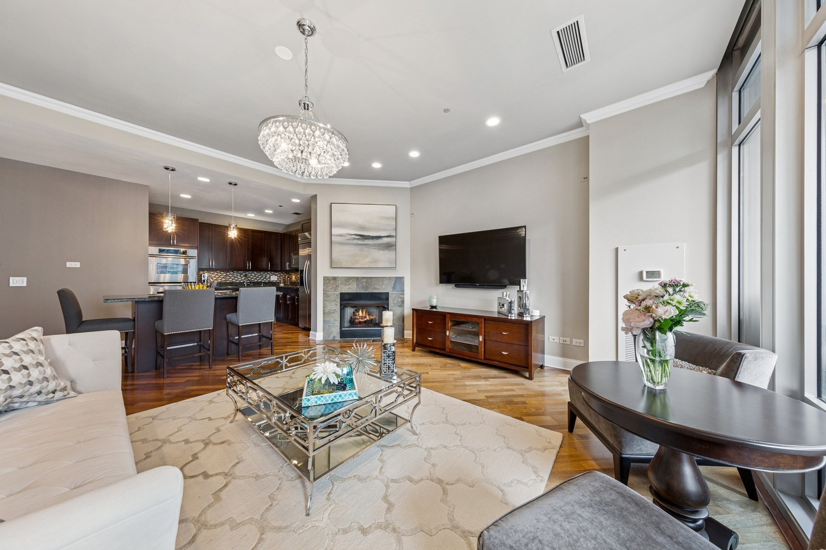 333 N Canal Street 2505