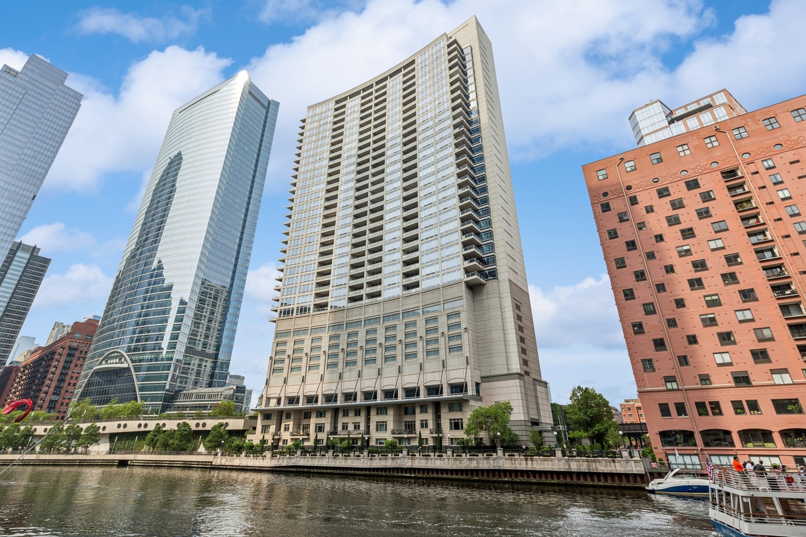 333 N Canal Street 2505