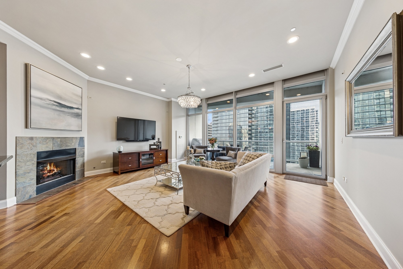 333 N Canal Street 2505
