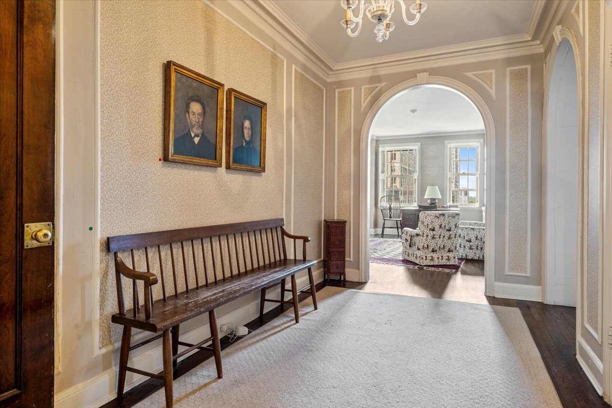 399 W Fullerton Parkway 16E