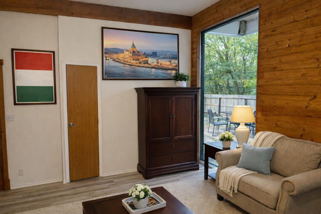 26915 N Poplar Street