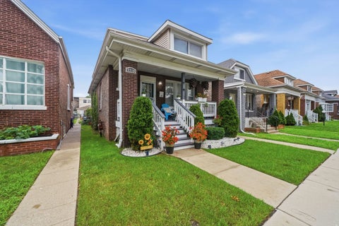 Tiny photo for 7719 S Rhodes Avenue, Chicago, IL 60619 (MLS # 12757503)