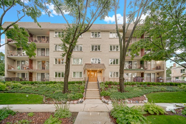225 E WING ST APT 302, ARLINGTON HEIGHTS, IL 60004 - Image 623da0bdb935d1f441e404cb41c81677/3700775731