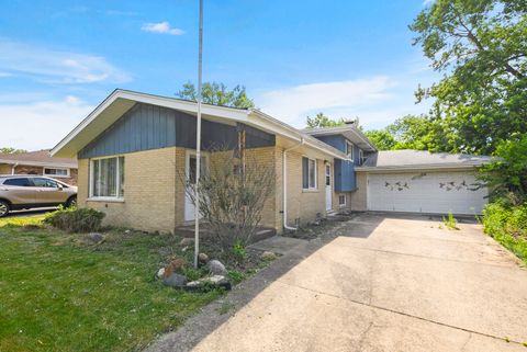 Photo of 16412 George Drive, Oak Forest, IL 60452 (MLS # 12673155)