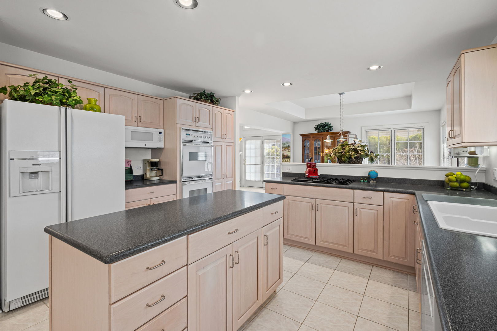 522 Rivershire Place