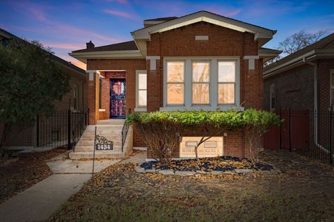 Photo of 1454 N Mayfield Avenue, Chicago, IL 60651 (MLS # 12519456)