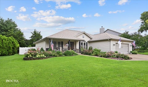 Tiny photo for 614 Magnolia Lane, Ottawa, IL 61350 (MLS # 12748207)