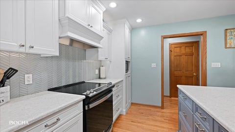 Tiny photo for 614 Magnolia Lane, Ottawa, IL 61350 (MLS # 12748207)