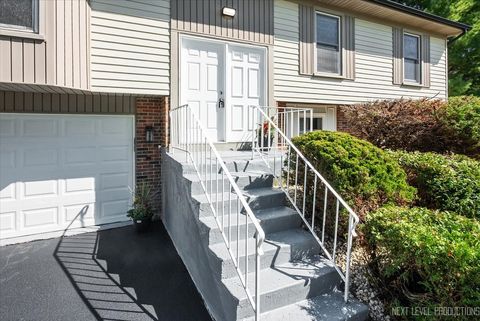 Tiny photo for 550 Piccadilly Lane, Bolingbrook, IL 60440 (MLS # 12473178)