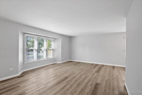 Tiny photo for 550 Piccadilly Lane, Bolingbrook, IL 60440 (MLS # 12473178)
