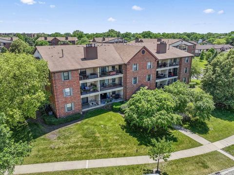 Photo of 671 Hapsfield Lane #105, Buffalo Grove, IL 60089 (MLS # 12571628)
