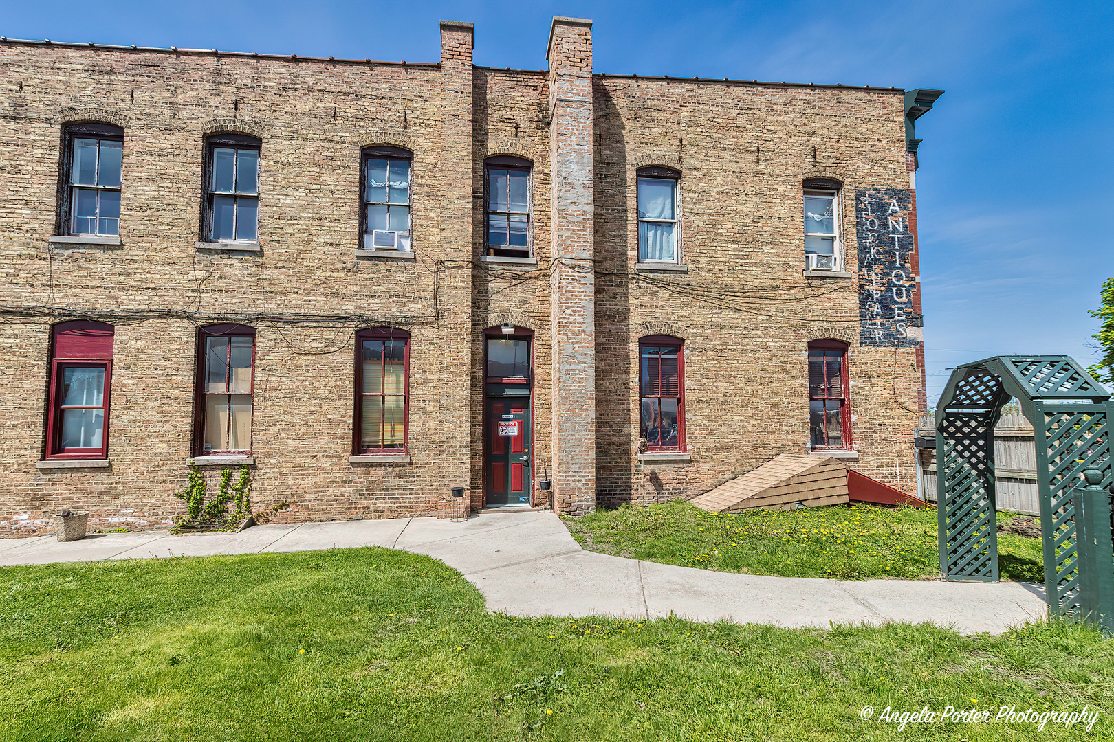 3937 & 3939 Main Street