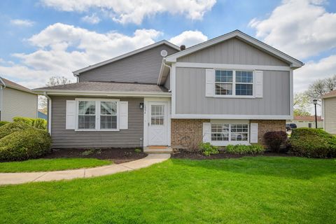 Photo of 1554 Timber Trail, Wheaton, IL 60189 (MLS # 12623975)