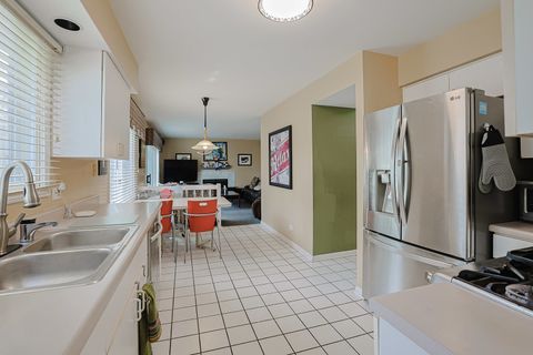 Tiny photo for 3 Chestnut Terrace, Buffalo Grove, IL 60089 (MLS # 12621857)