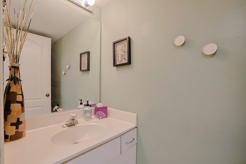 Tiny photo for 3 Chestnut Terrace, Buffalo Grove, IL 60089 (MLS # 12621857)