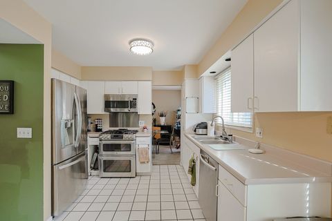 Tiny photo for 3 Chestnut Terrace, Buffalo Grove, IL 60089 (MLS # 12621857)
