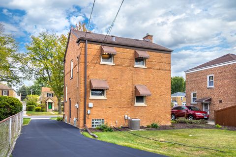 Tiny photo for 2230 Kensington Avenue, Westchester, IL 60154 (MLS # 12494215)