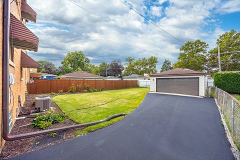 Tiny photo for 2230 Kensington Avenue, Westchester, IL 60154 (MLS # 12494215)