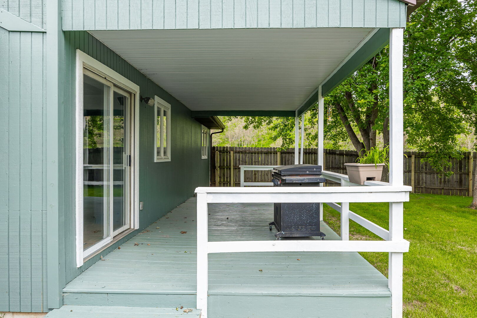 570 Meadows Road