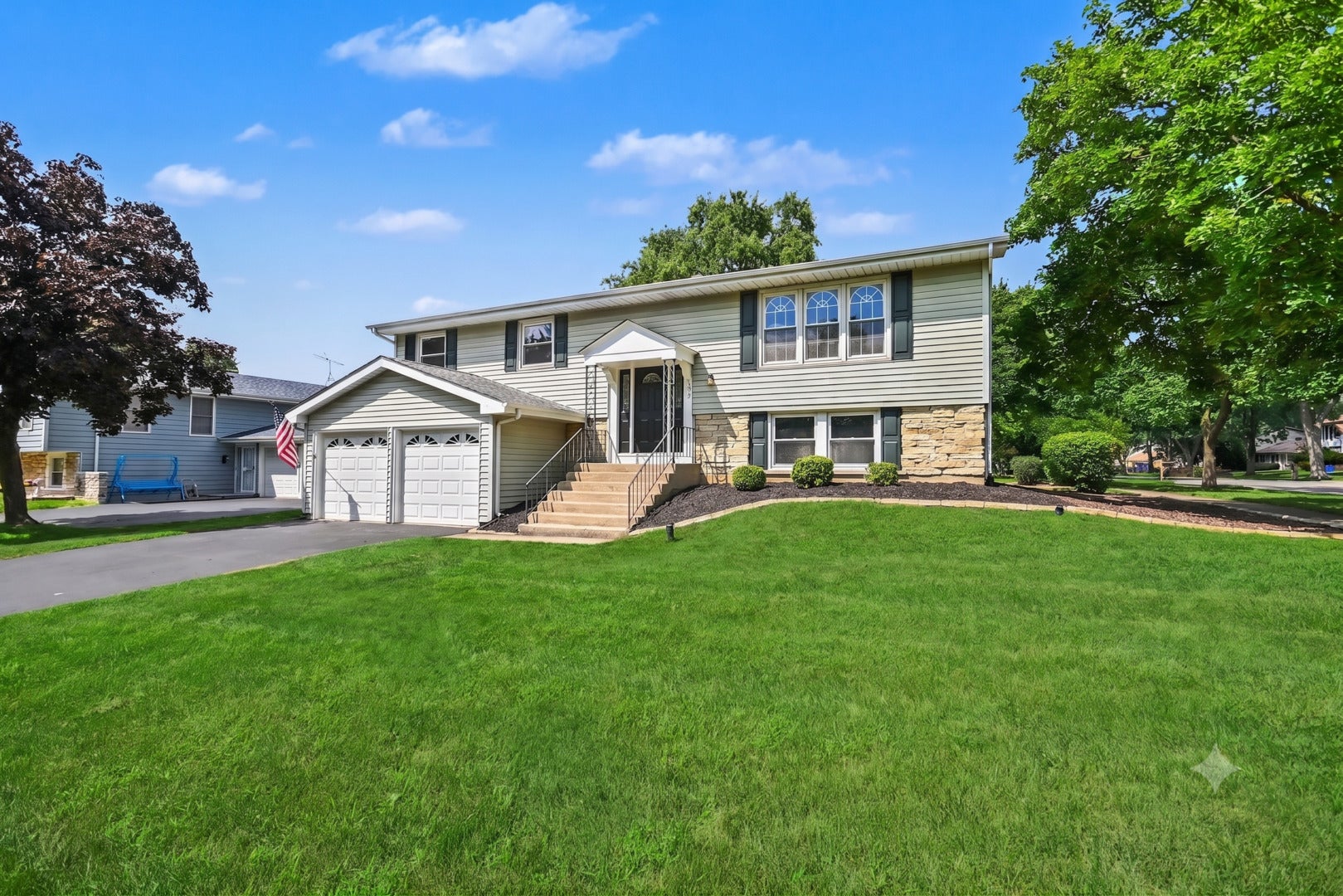 101 S Lancaster Drive