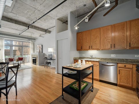 Tiny photo for 933 W Van Buren Street #823, Chicago, IL 60607 (MLS # 12708118)