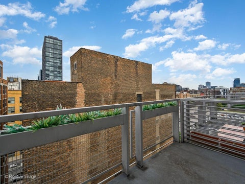 Tiny photo for 933 W Van Buren Street #823, Chicago, IL 60607 (MLS # 12708118)