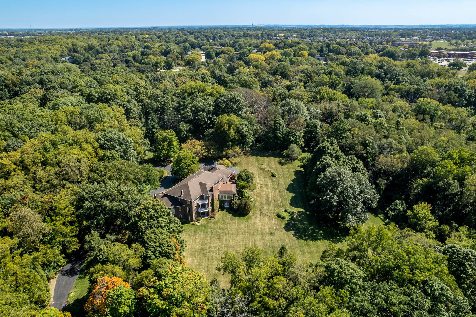 Rockford, Illinois 61107, United States, 4 Bedrooms Bedrooms, ,5 BathroomsBathrooms,Residential,Active,220835