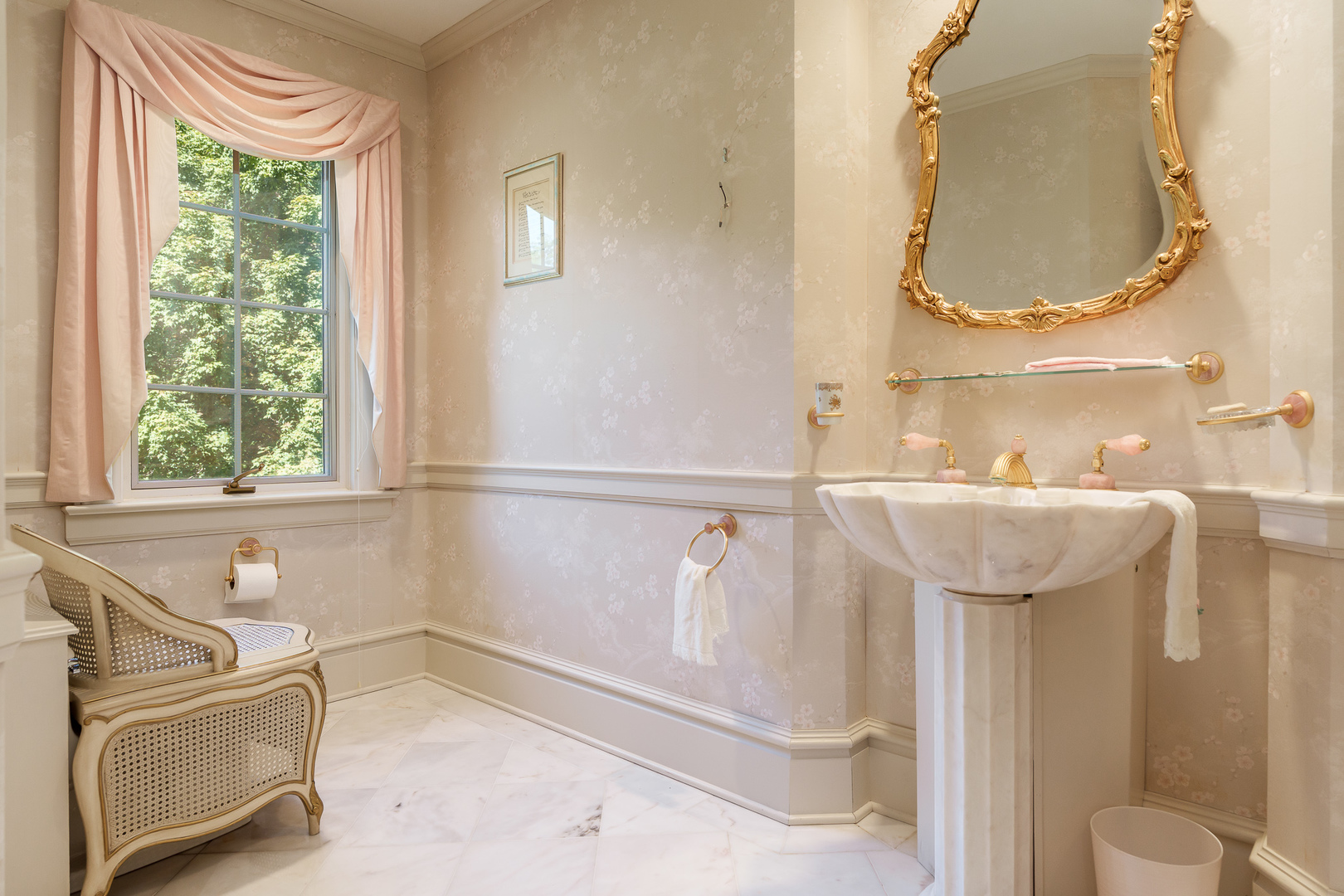 Rockford, Illinois 61107, United States, 4 Bedrooms Bedrooms, ,5 BathroomsBathrooms,Residential,Active,220835