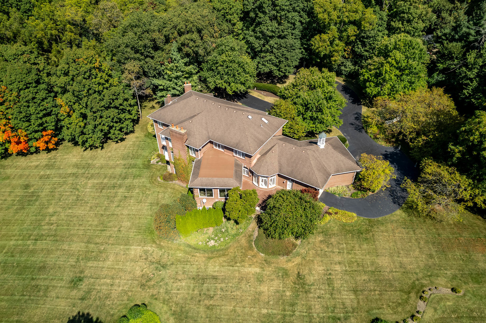 Rockford, Illinois 61107, United States, 4 Bedrooms Bedrooms, ,5 BathroomsBathrooms,Residential,Active,220835