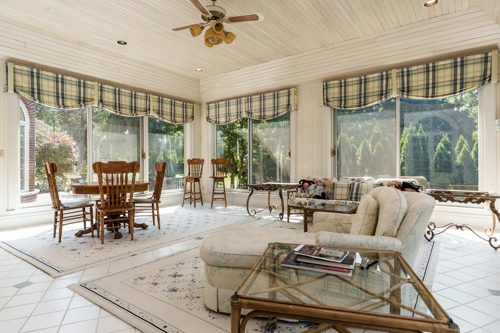 Rockford, Illinois 61107, United States, 4 Bedrooms Bedrooms, ,5 BathroomsBathrooms,Residential,Active,220835