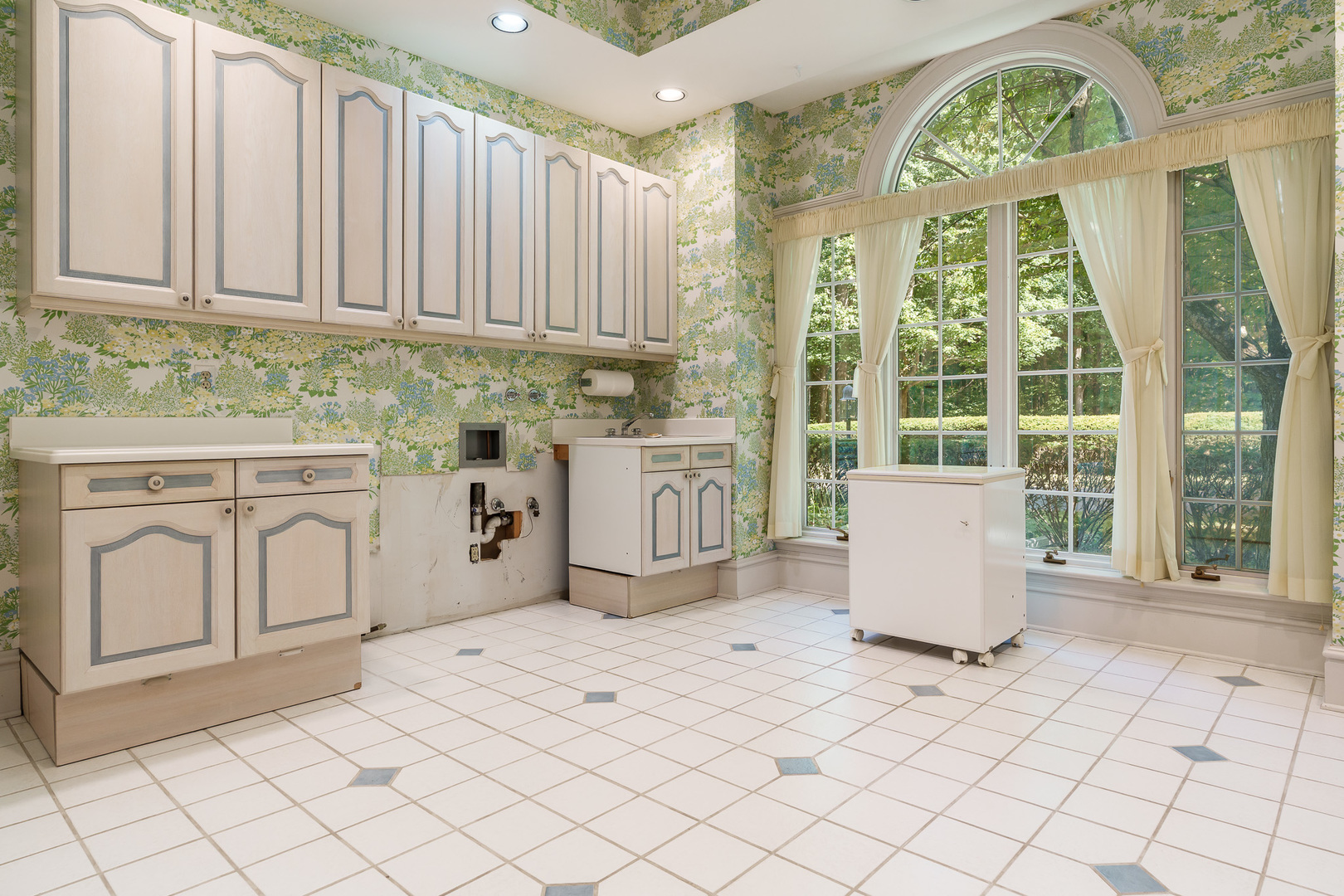 Rockford, Illinois 61107, United States, 4 Bedrooms Bedrooms, ,5 BathroomsBathrooms,Residential,Active,220835