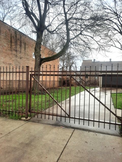 Tiny photo for 2665 E 77th Street, Chicago, IL 60649 (MLS # 12612355)