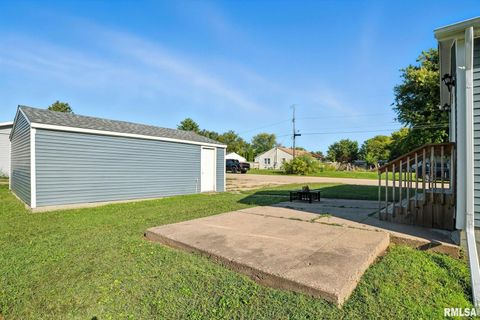 Tiny photo for 300 S 14TH Street, Le Claire, IA 52753 (MLS # QC4269578)