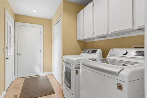 Tiny photo for 1480 Fairfax Lane #1480, Buffalo Grove, IL 60089 (MLS # 12590942)